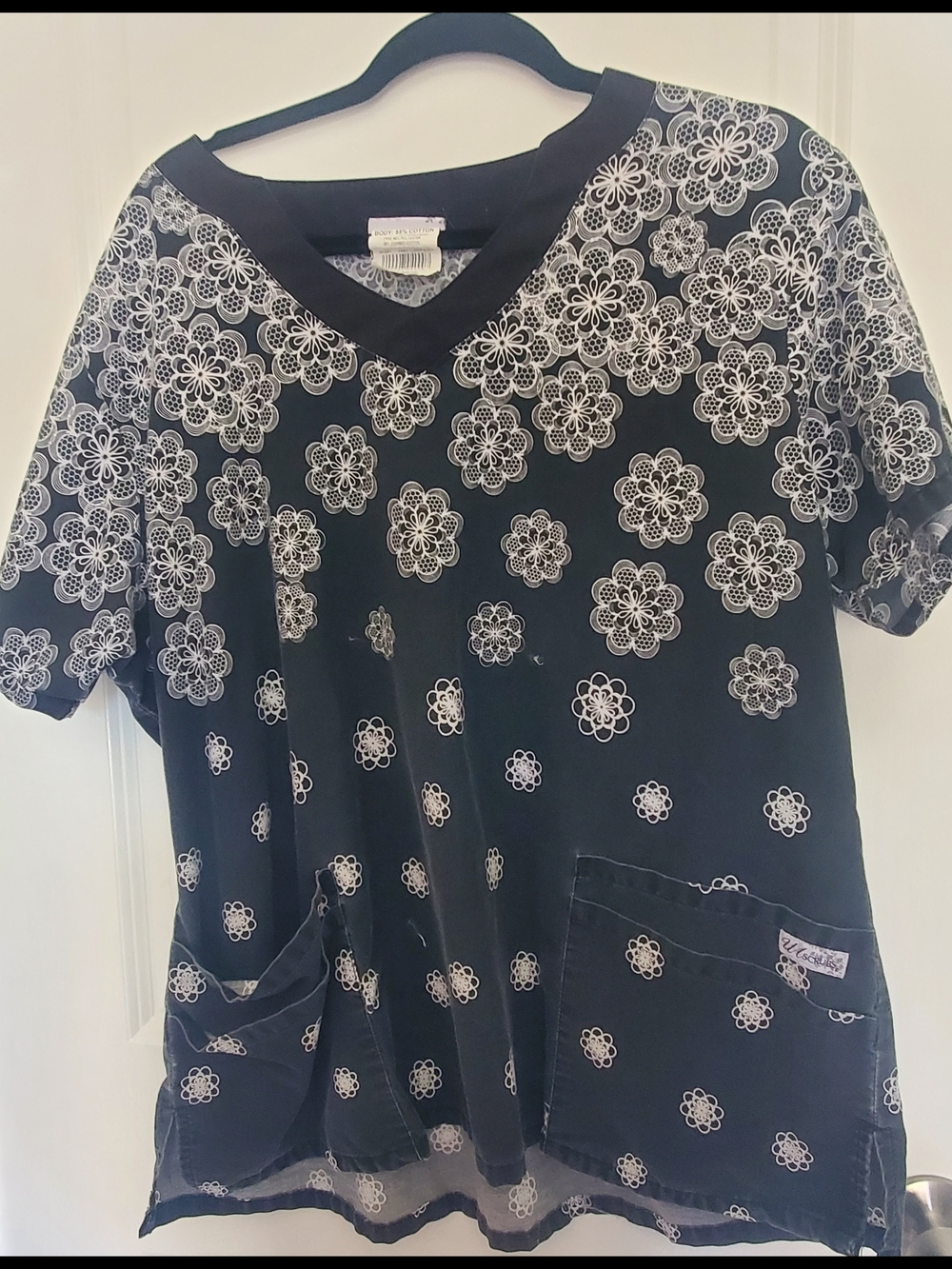 Black Floral-Print V-Neck Women's Top